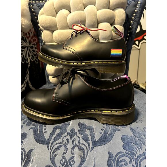 Dr Martens LGBTQ Pride Black Oxfords size 9/EU41 NWOT - Picture 2 of 7